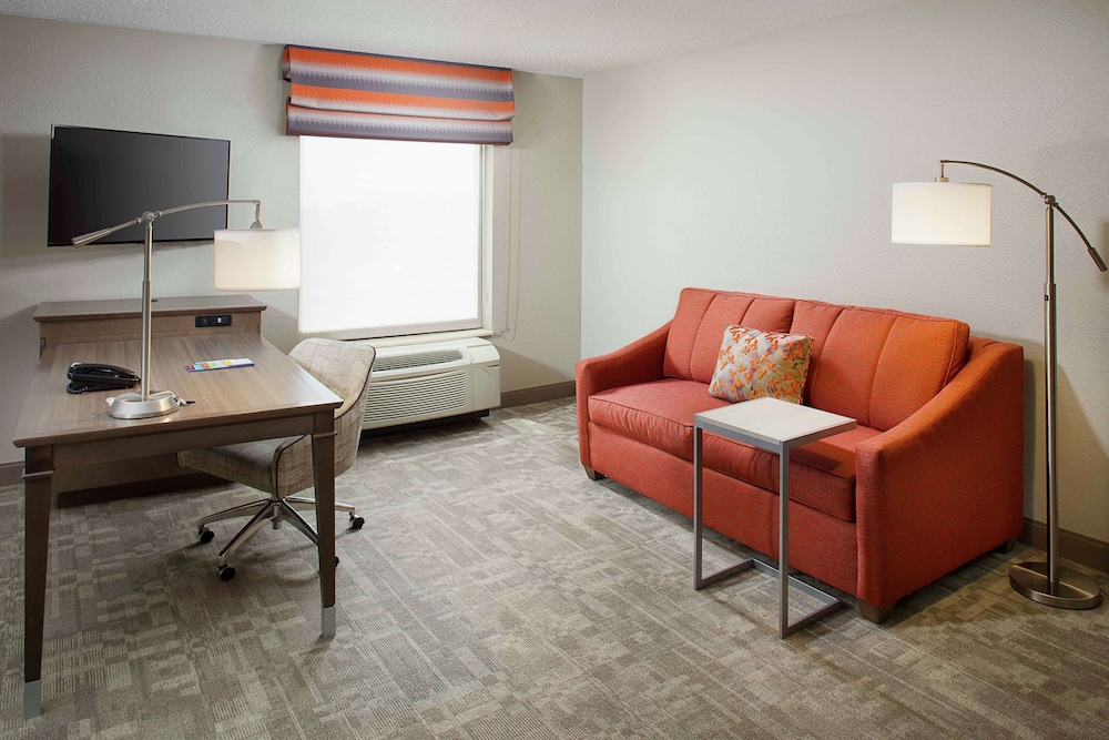 Hampton Inn Garden City Long Island, NY 24/32