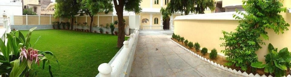 Khatu Haveli 49/61