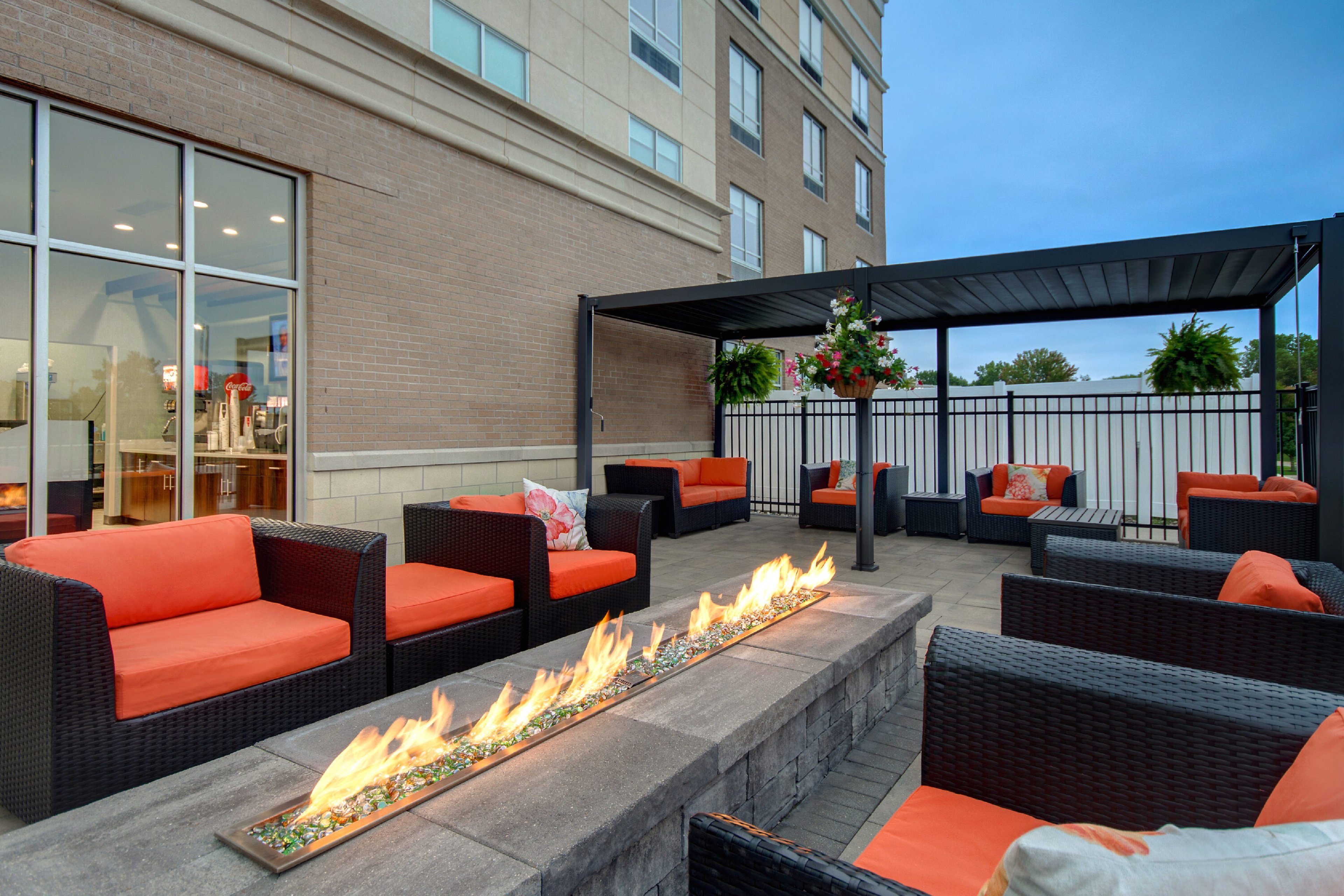 Holiday Inn Grand Rapids North 38/71