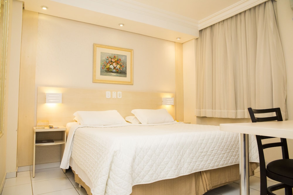 Taroba Hotel 24/73