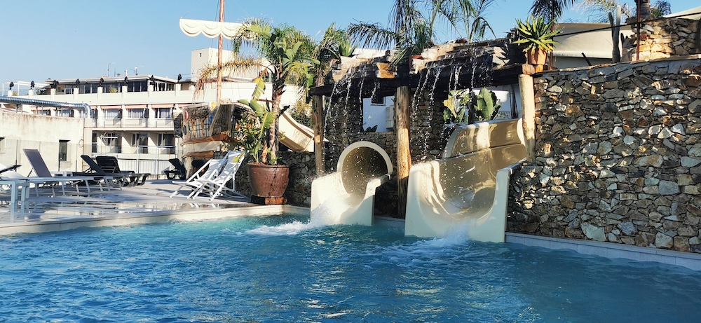 Alba Seleqtta Hotel Spa Resort 70/72