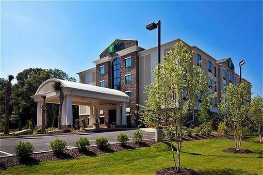 Holiday Inn Express Suites Atlanta Southwest Fairburn 44/45