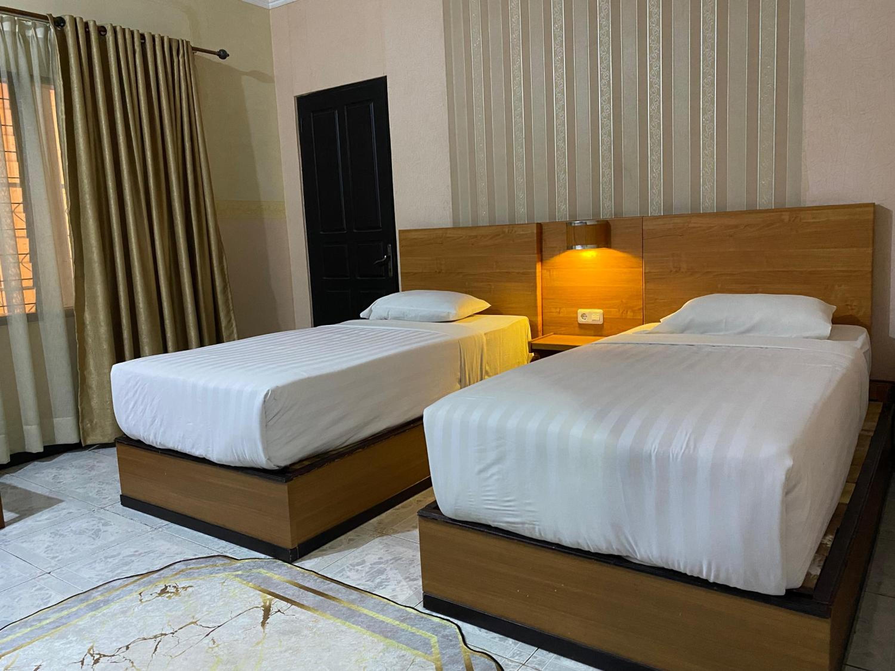 Nikita Hotel 15/49