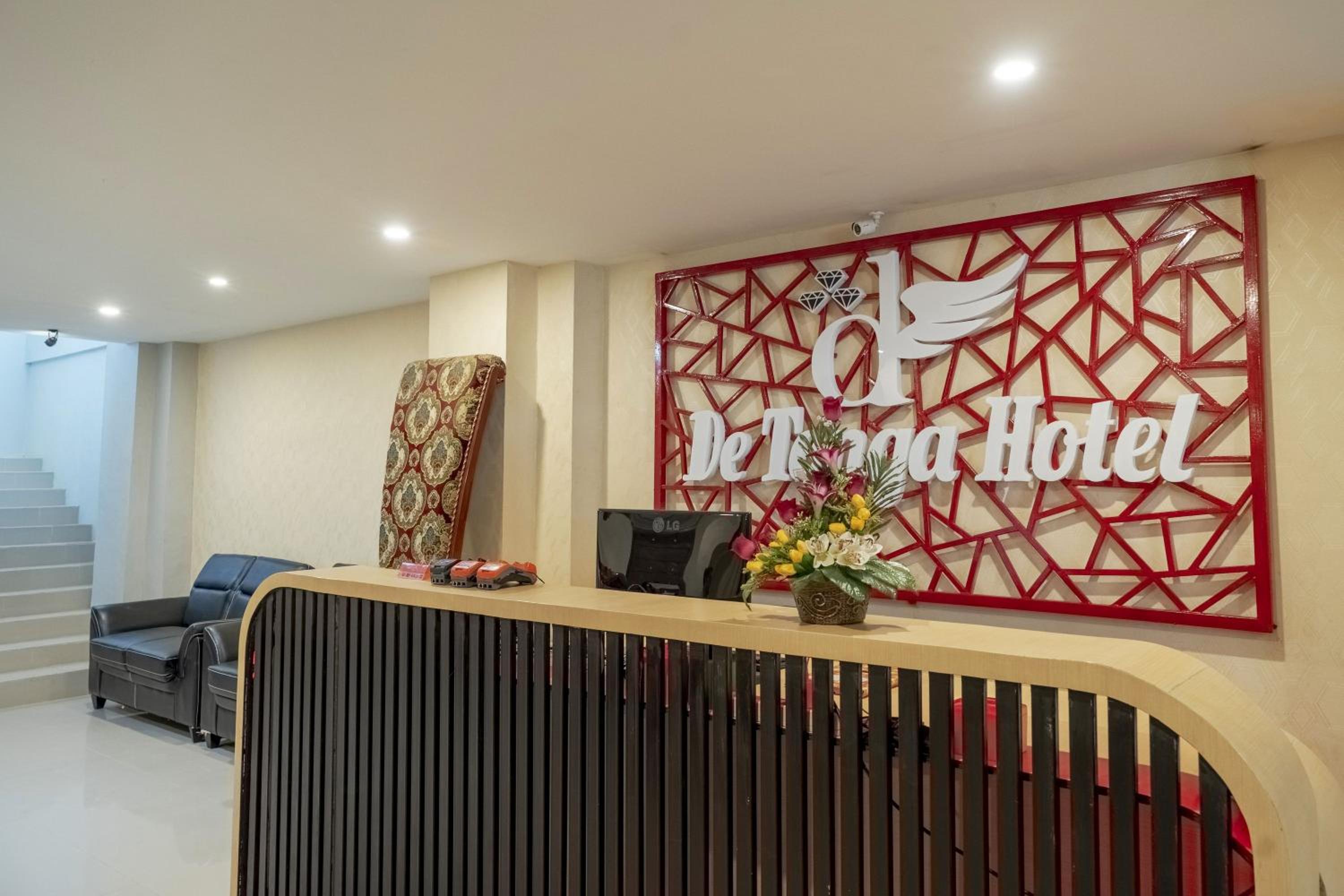 De'Tonga Hotel 7/58