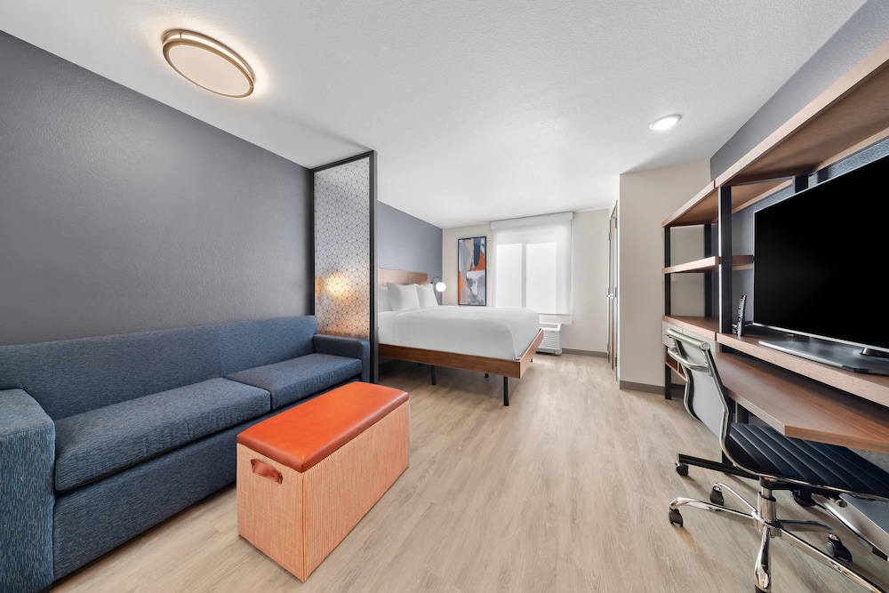 Everhome Suites San Bernardino - Loma Linda 40/59