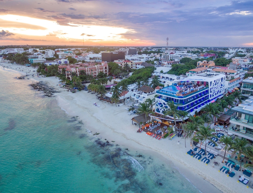 The Carmen Hotel Ocean Front By Kavia - Adults Only 70/73