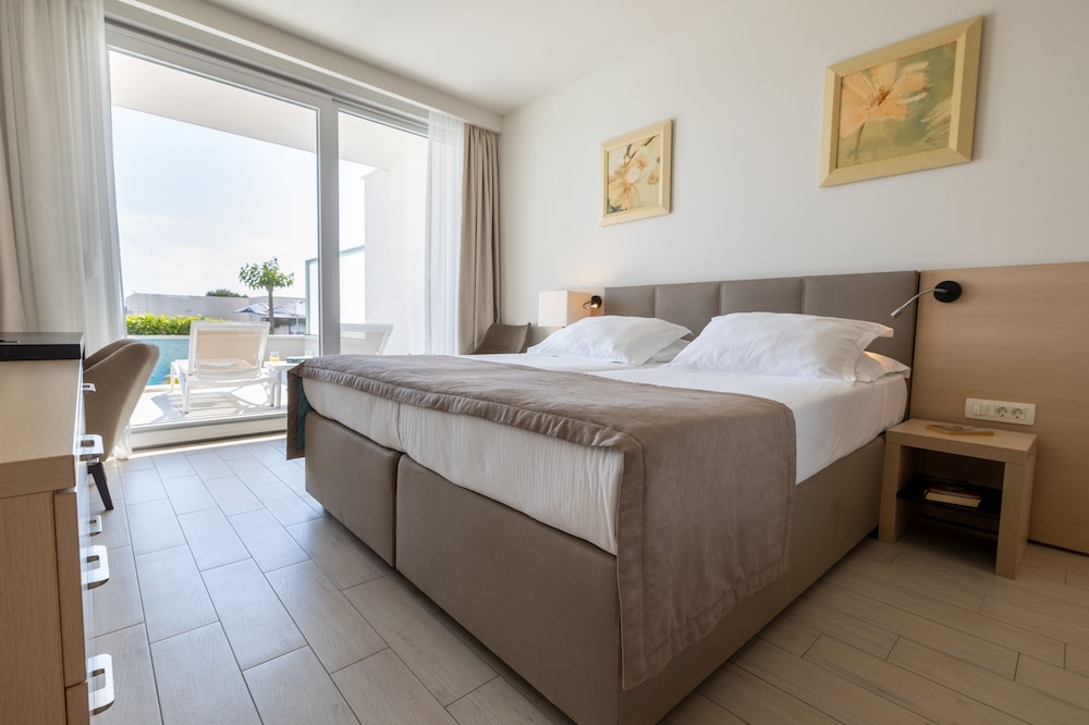 Romana Beach Resort 16/66