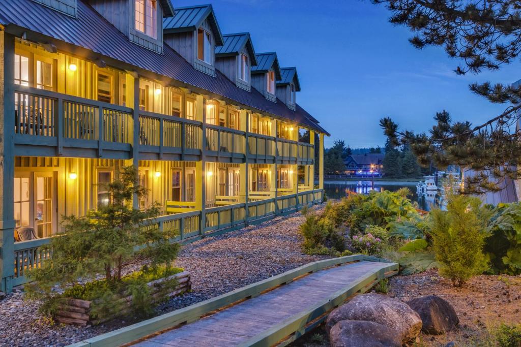 Canadian Princess Lodge in UCLUELET - BC