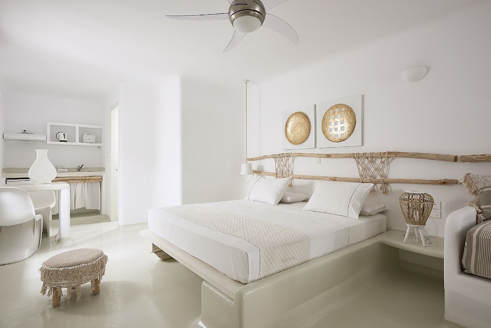 Artemis Seaside Resort 30/82