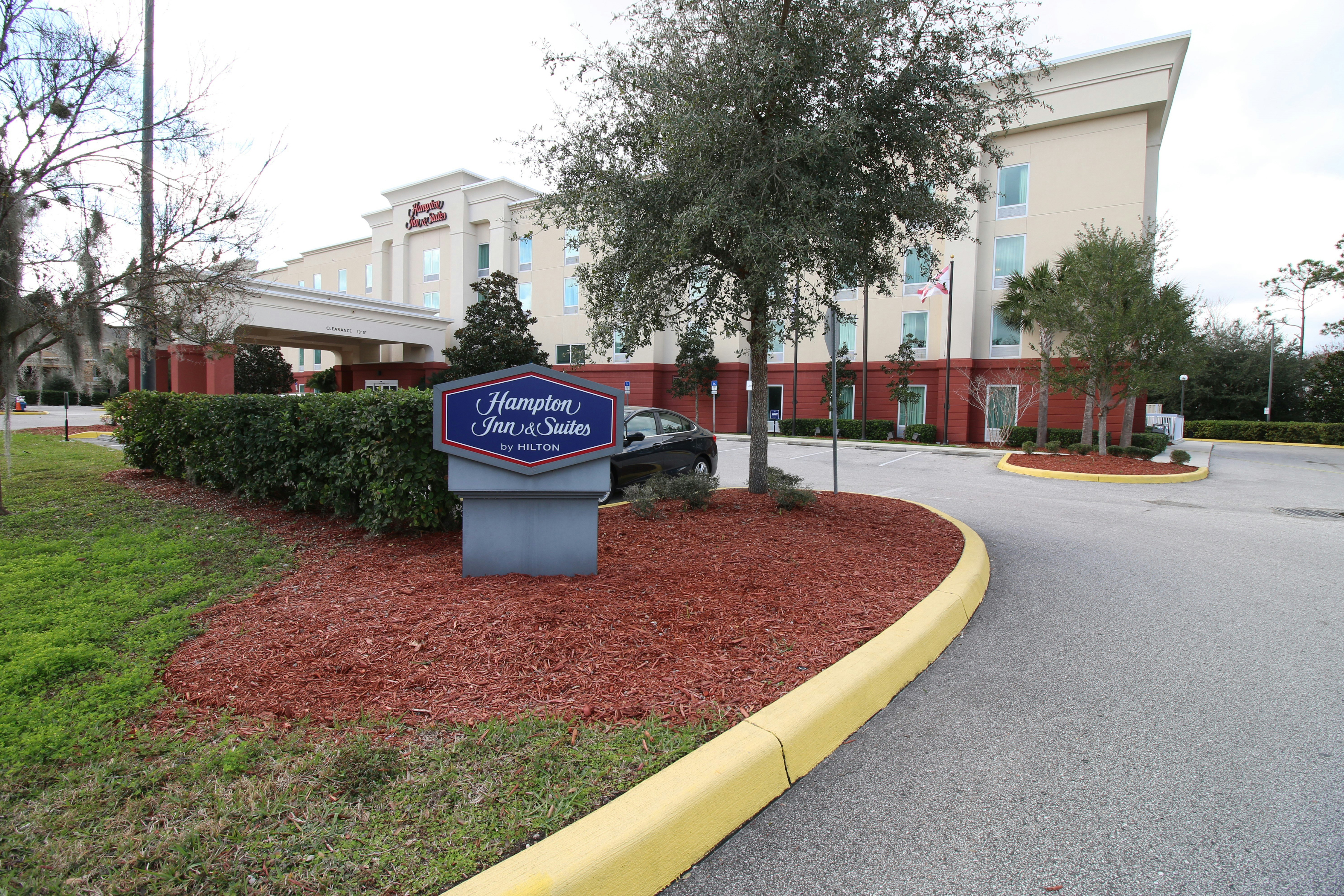 Hampton Inn Suites Palm Coast 69/72