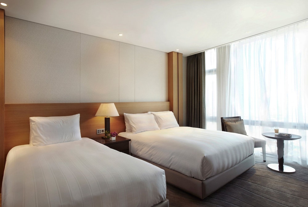 MOUNTAIN, DELUXE, FAMILY, TWIN BEDS