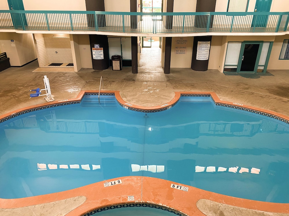 Studio 6 Extended Stay - Savannah, GA - Gateway & I-95 15/27