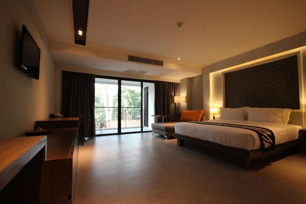 Season Five Hotel 9/53