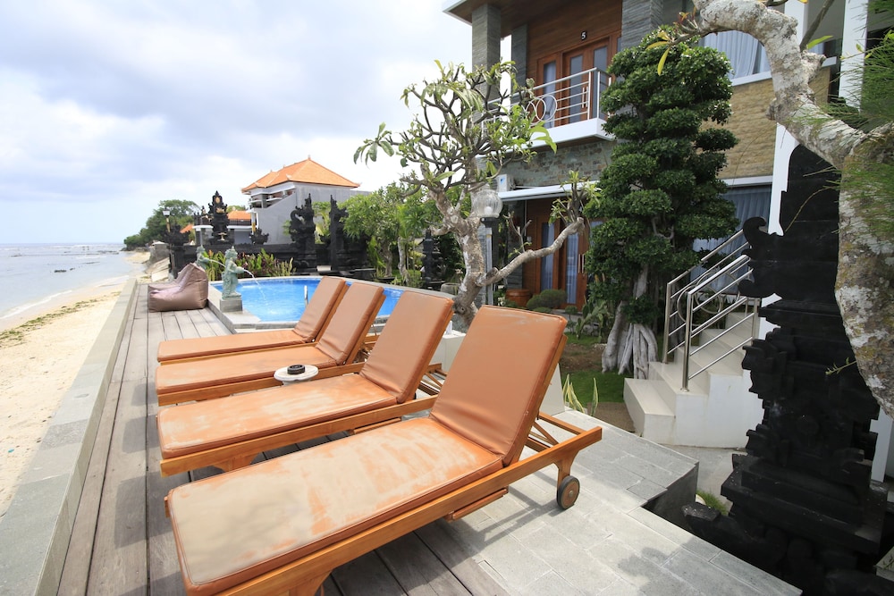 Green Beach Inn 11/22
