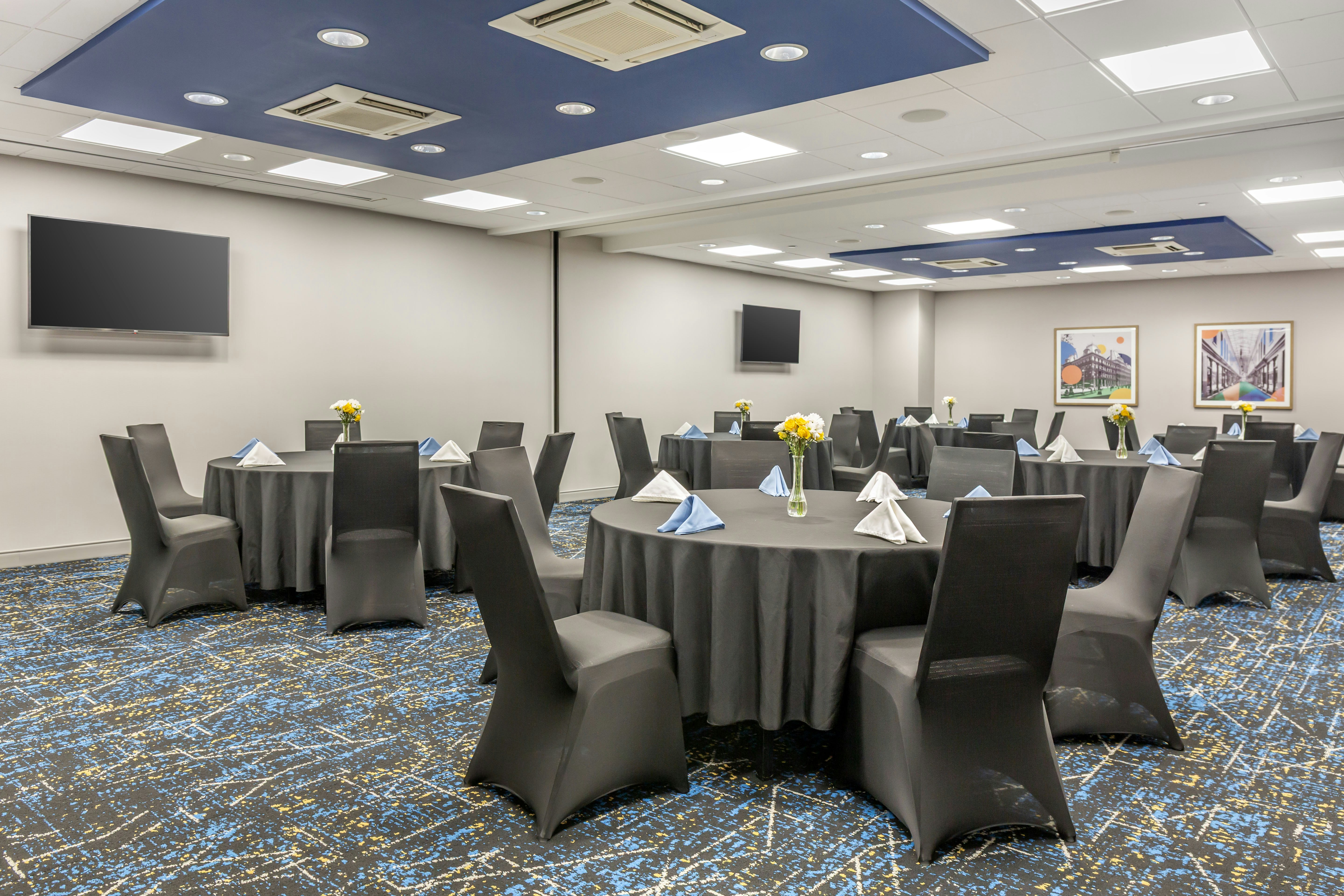 Hampton Inn And Suites Cincinnati Uptown University Area Oh 56/72