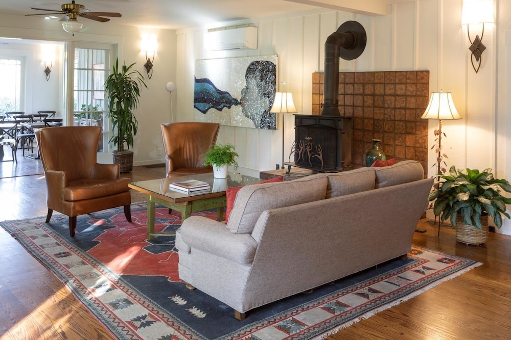 Wine Country Inn 44/74