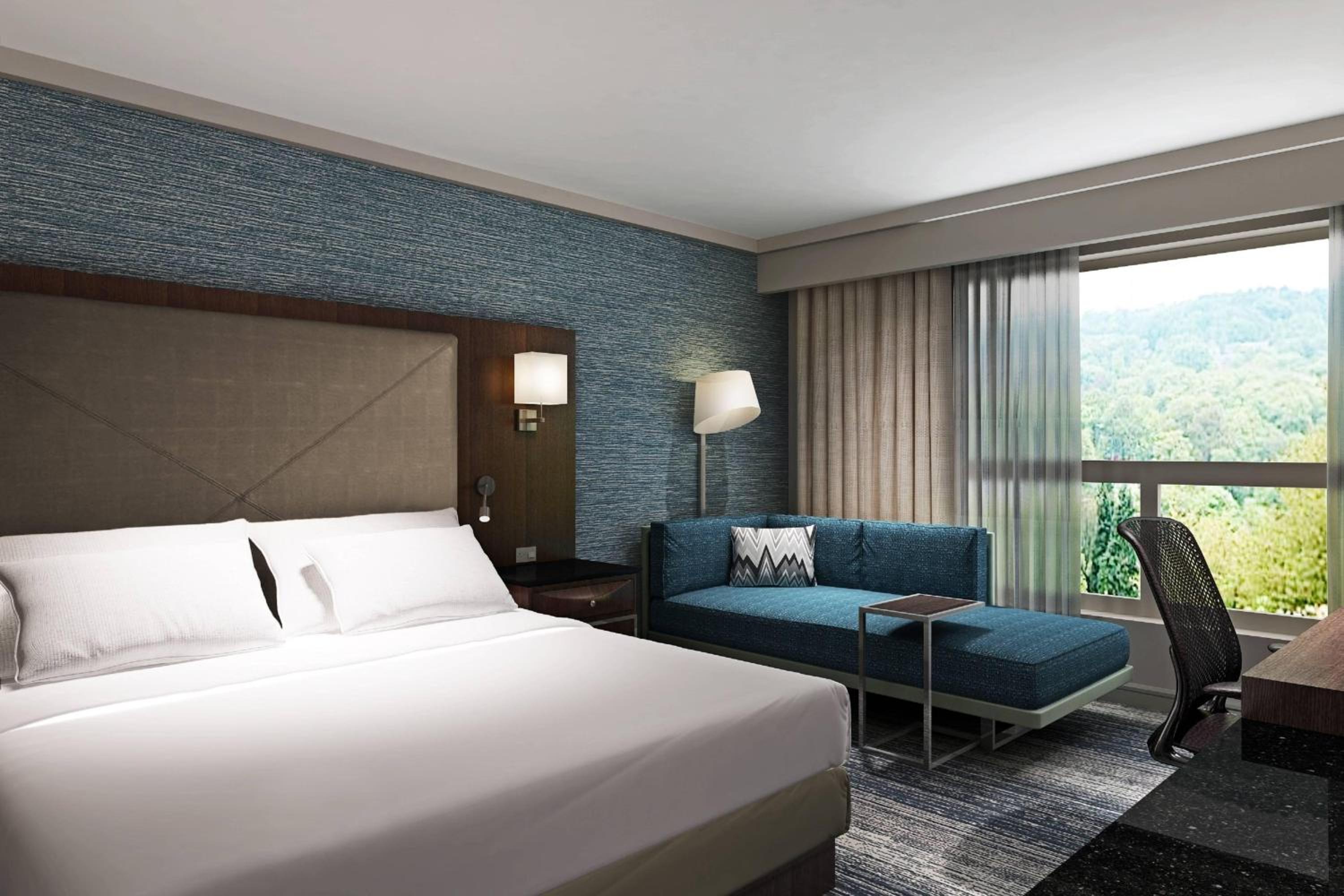 Concierge, Guest Room, King Bed