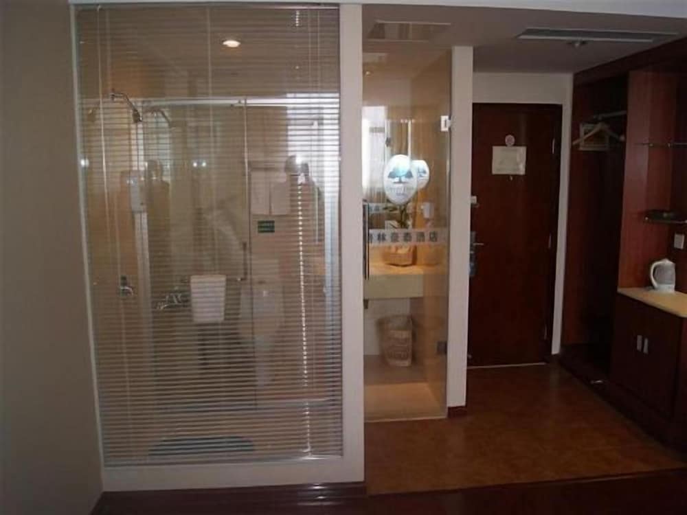 GreenTree Inn Yancheng Station Hotel 18/28