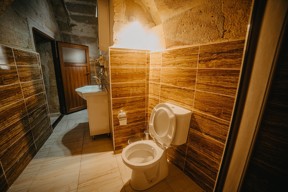Helios Cave Hotel 46/50