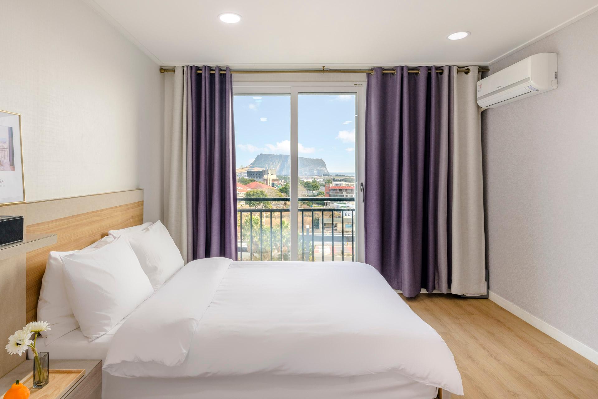 Sunrise, Deluxe, 2 Double Beds, Peak View