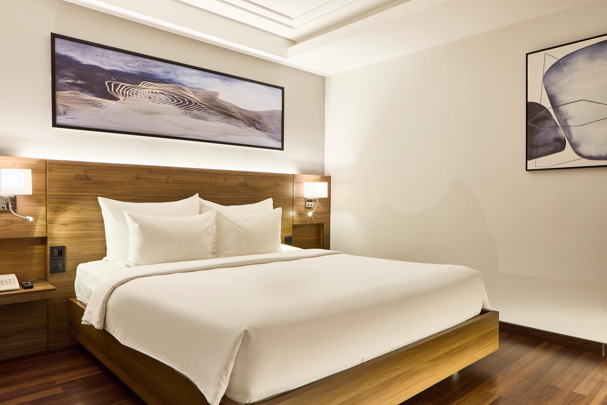 DELUXE, DOUBLE BED, NO WINDOW