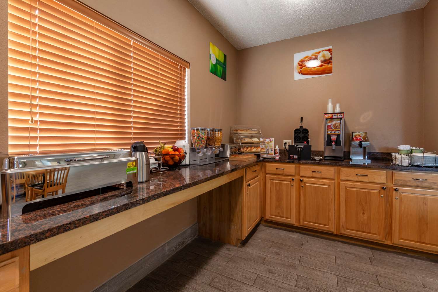 Quality Inn Redgranite 10/22