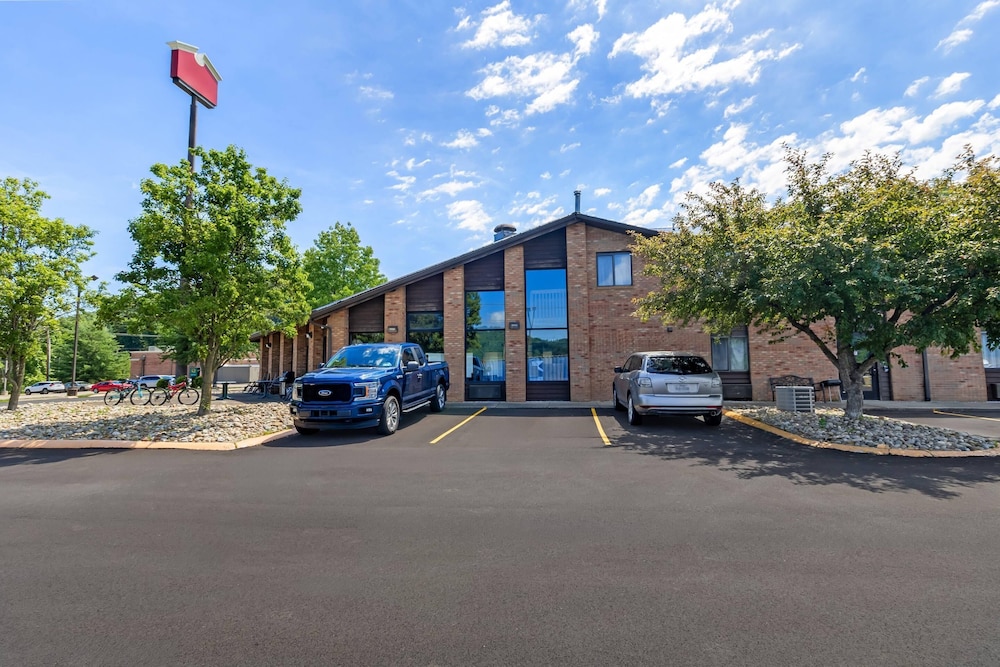 Quality Inn New Martinsville, WV 57/65
