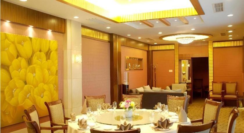 Shenzhen Lotus Hotel 38/51