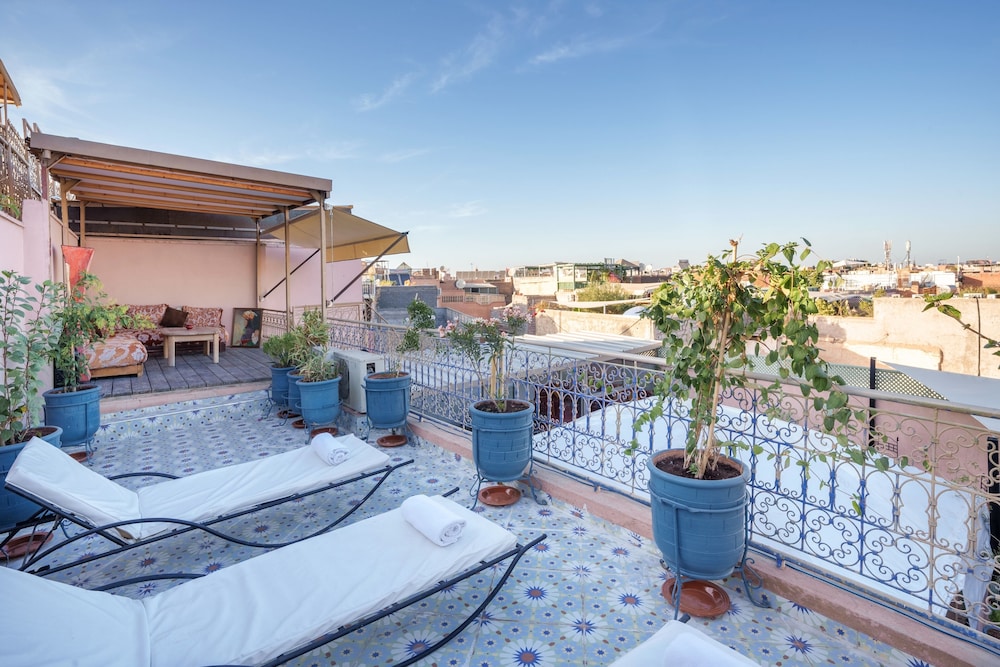 Riad Azalia 6/63