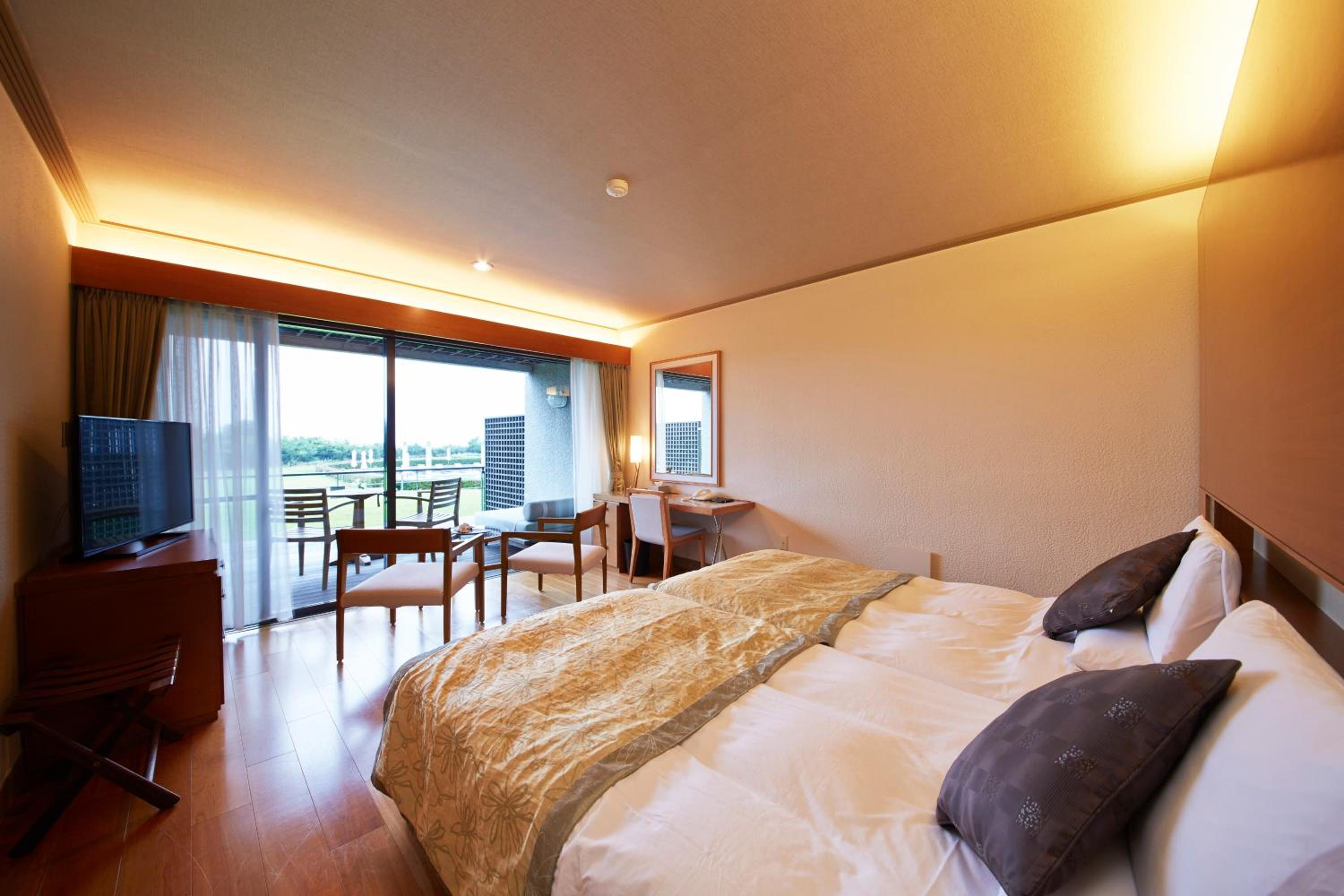 Hollywood, Twin Beds