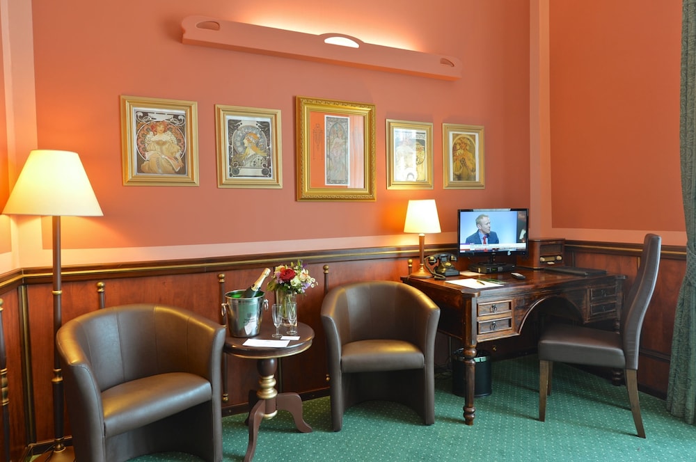 HASTAL HOTEL 30/42