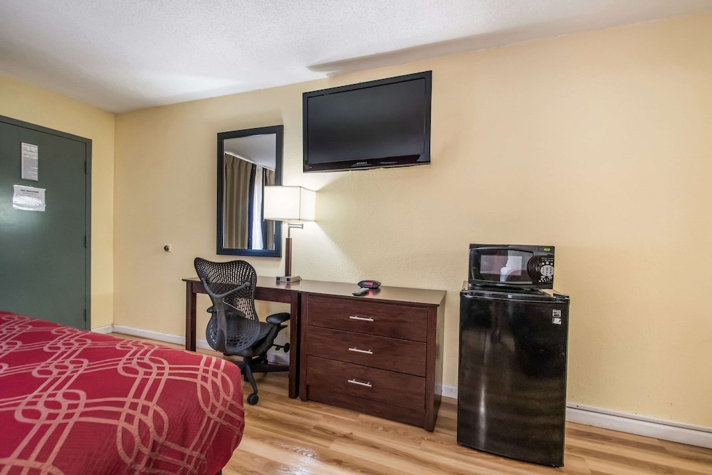 Econo Lodge Kearney - Liberty 28/31