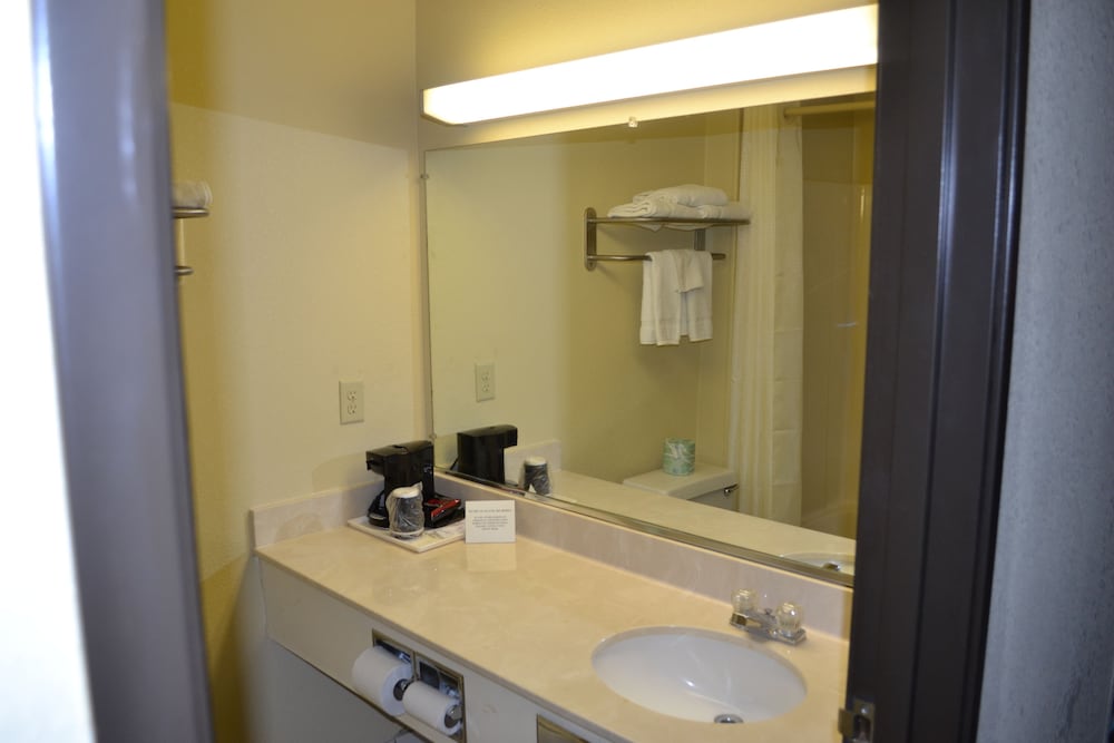 Countryside Inn Suites Fremont 9/45