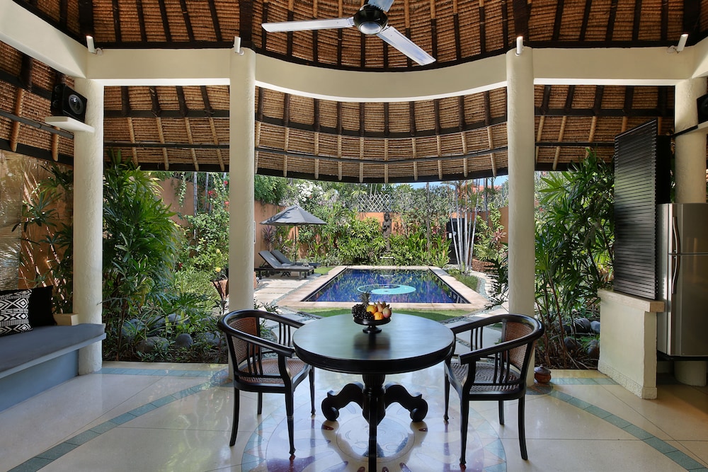 Impiana Private Villas Seminyak Hotel 39/44