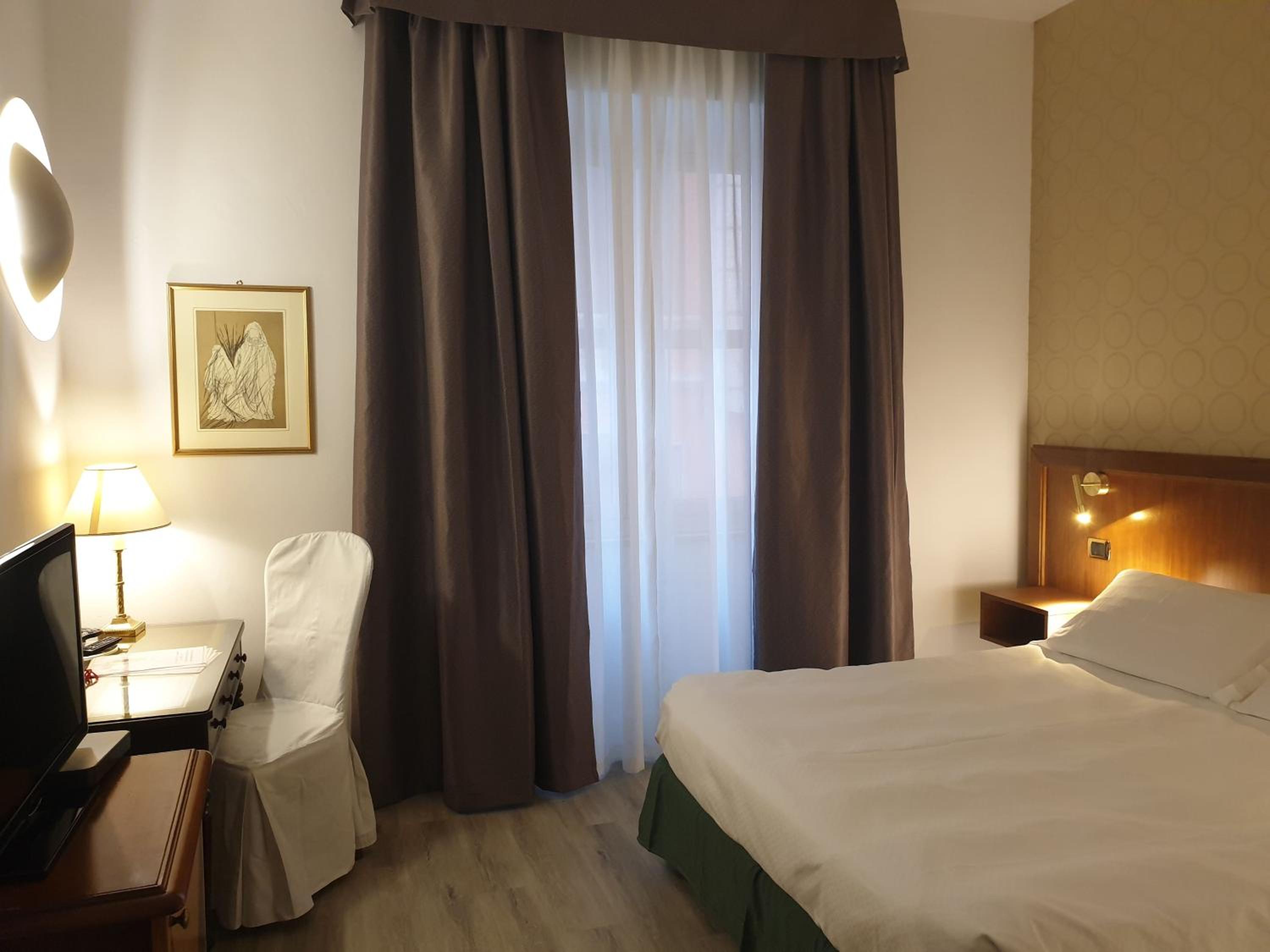 Room, Queen Bed