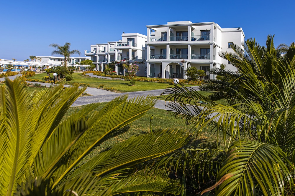 Asterias Beach Resort 6/47