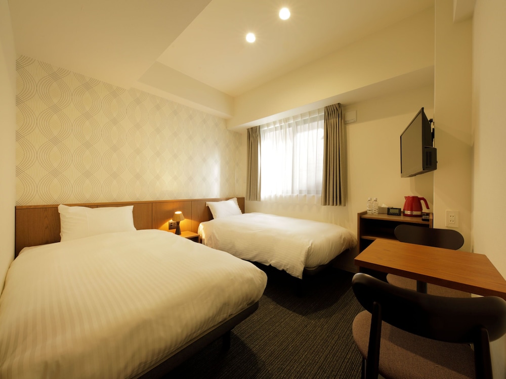 ROOM, TWIN BEDS