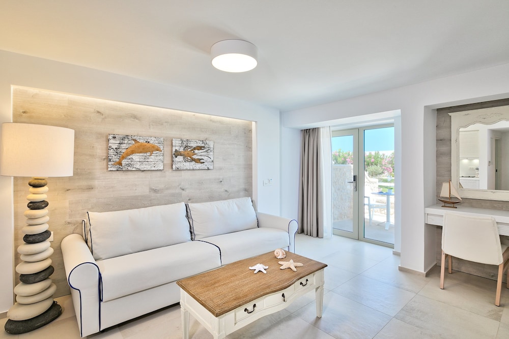 White Pearls Luxury Suites - Adults Only 40/69