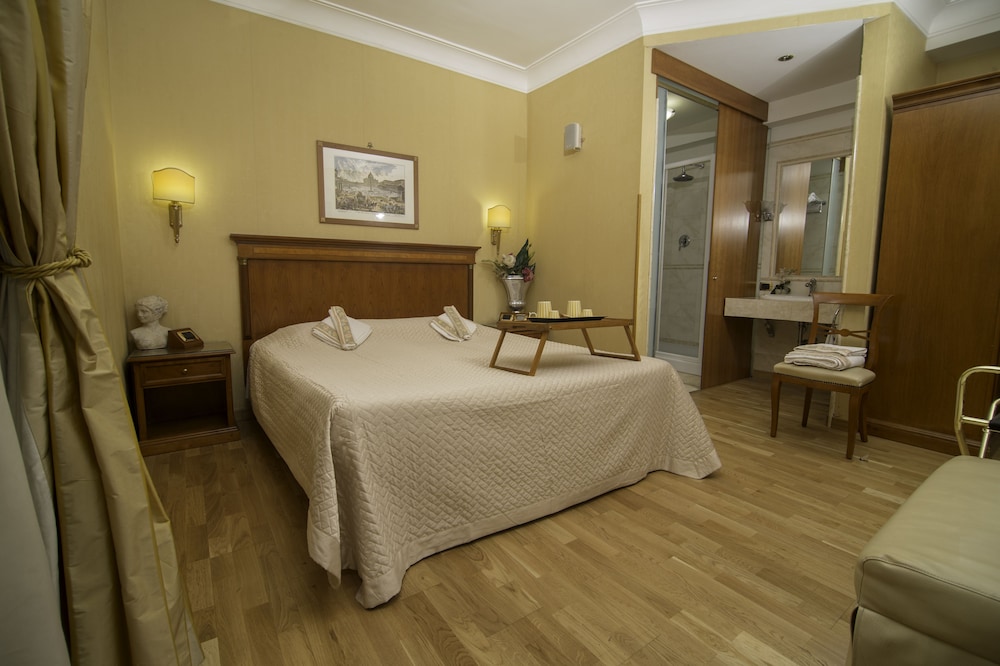 Luxury Rooms H 2000 Roma 23/53