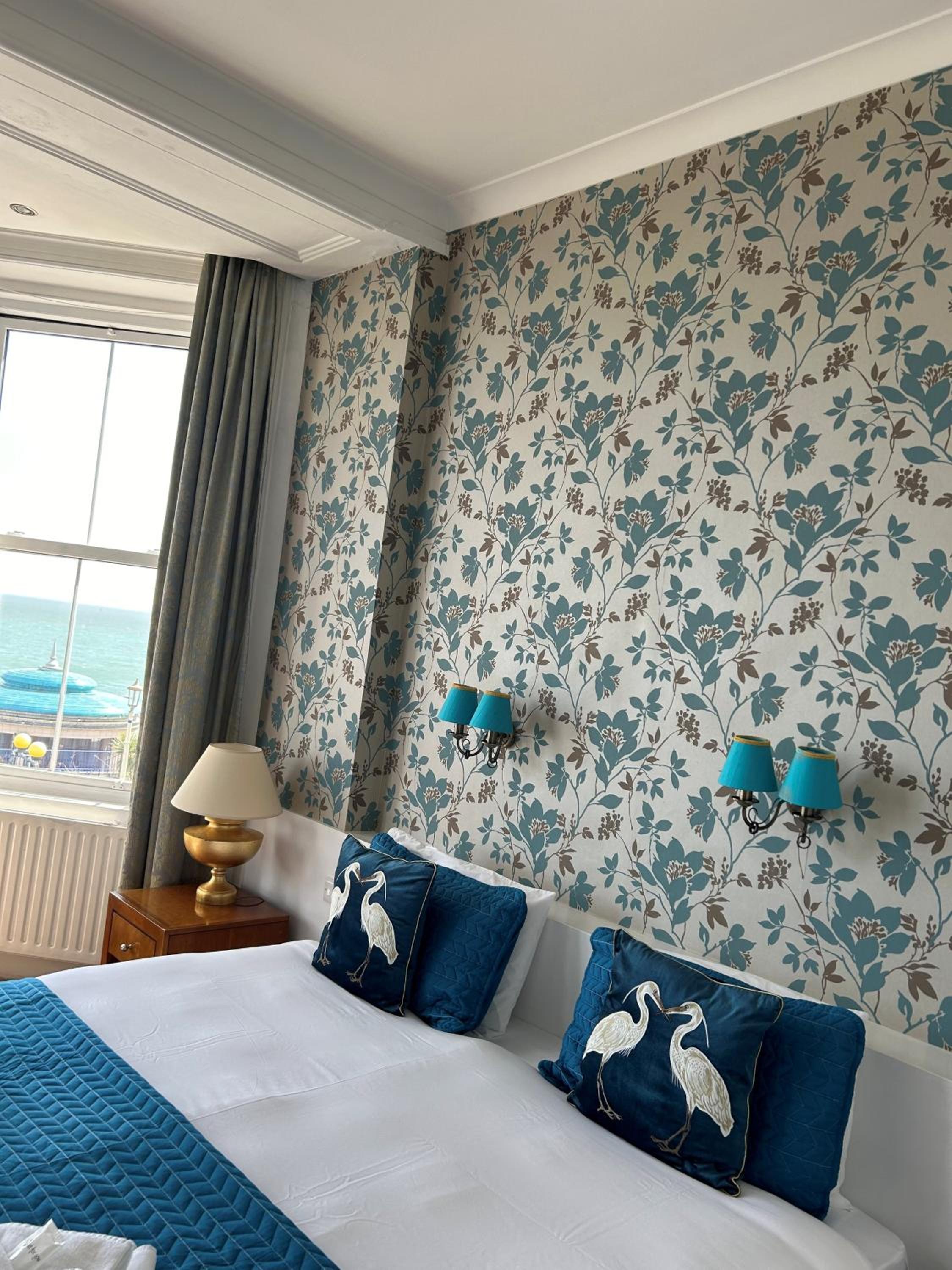 غرفة سوبيريور بسرير كينج