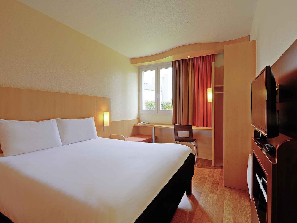Ibis Poitiers Beaulieu 15/59