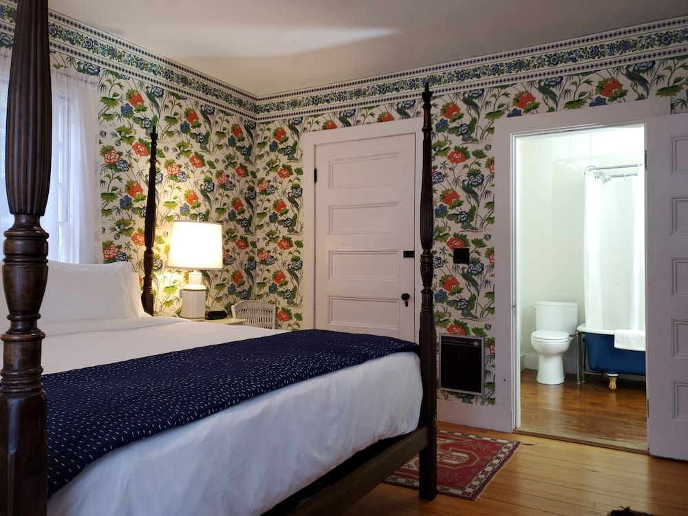 Harbourside Inn 12/50