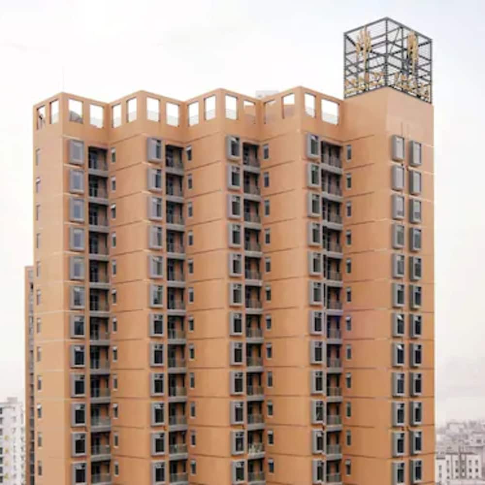 Royal Suites &amp; Tower 2/15