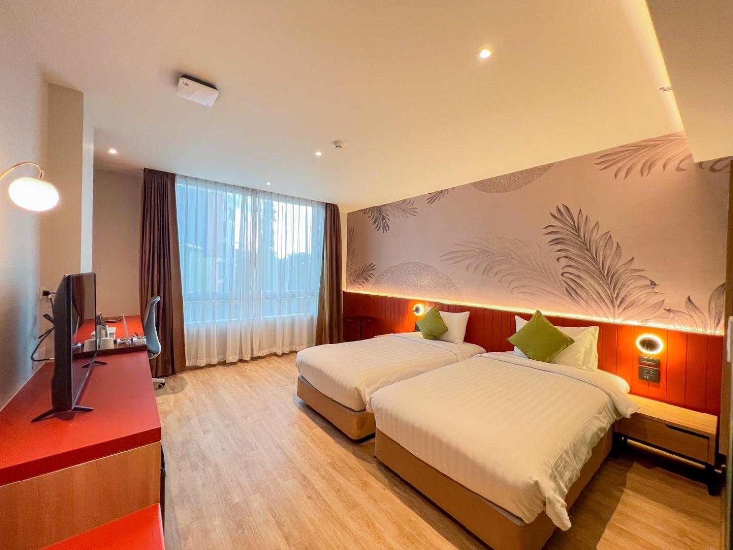 SUPERIOR ROOM KING BED