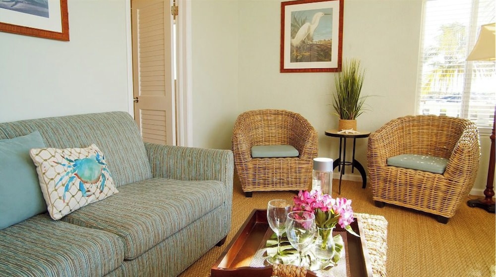 Coconut Palm Inn 28/50