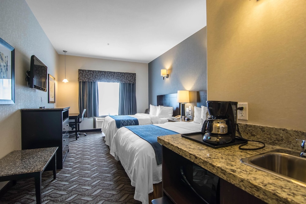 Comfort Inn & Suites Fort Saskatchewan 10/43