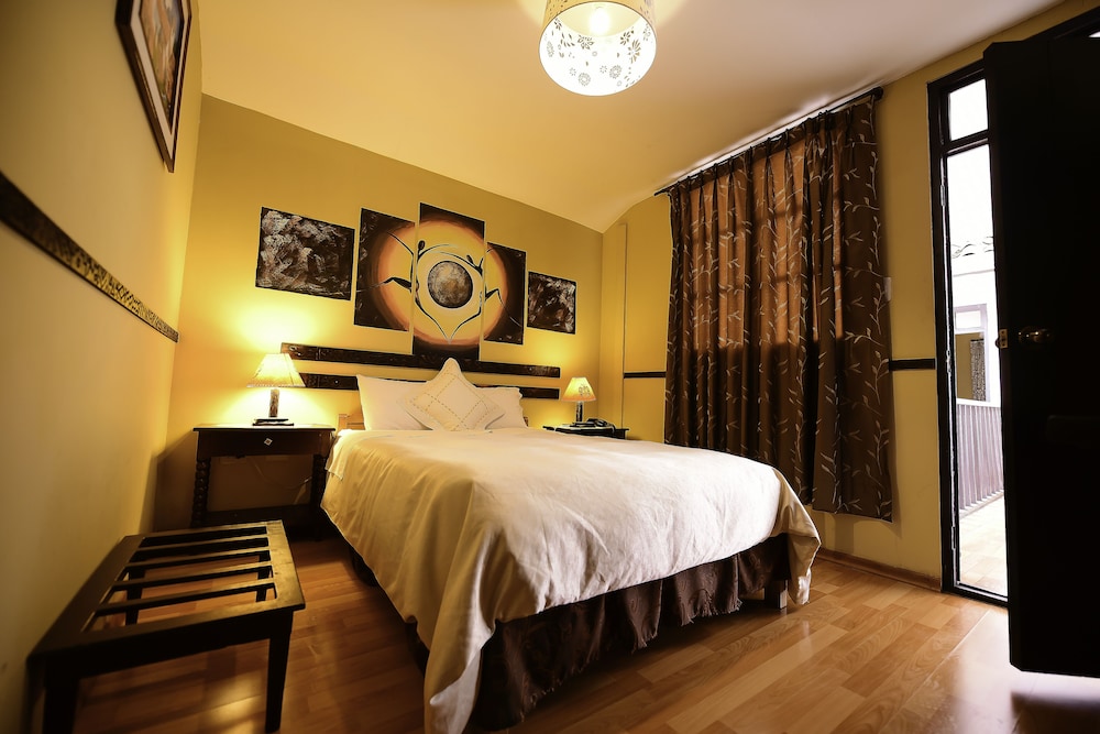 Yabar Hotel Plaza 16/65