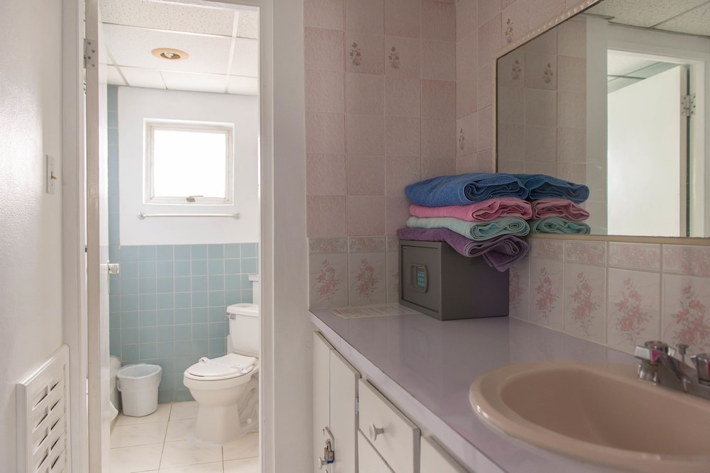 Coral Reef Beach Suite At Montego Bay Club Resort 22/25