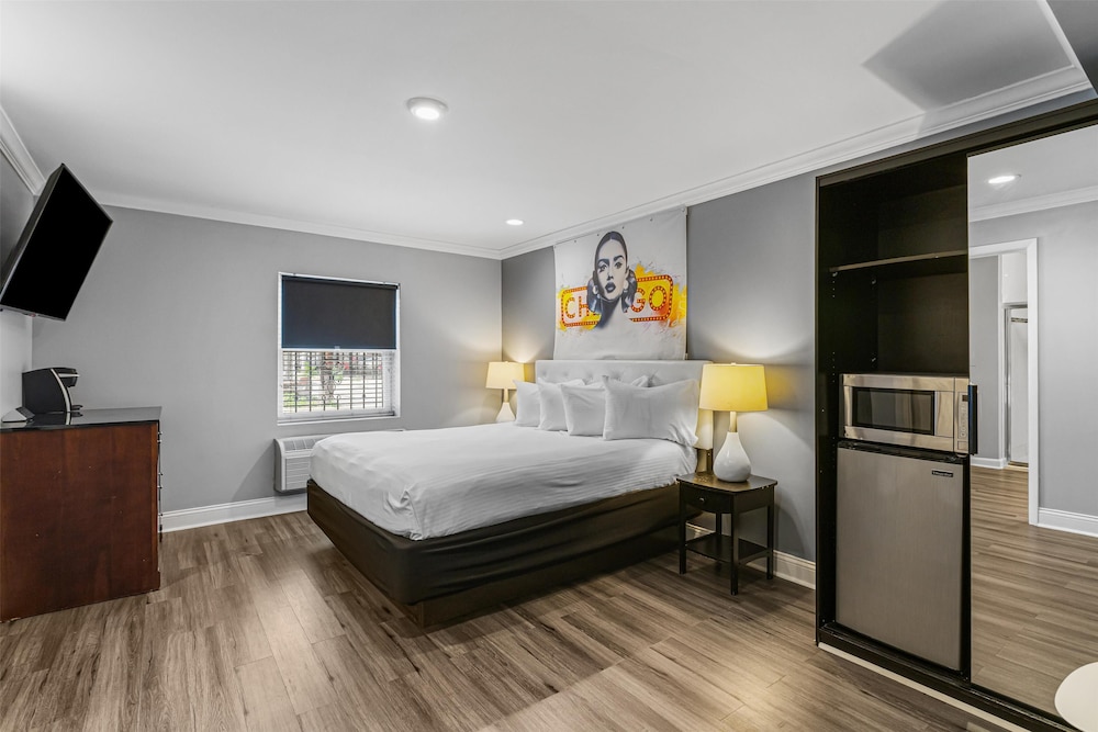 STANDARD, KING BED, ACCESSIBLE