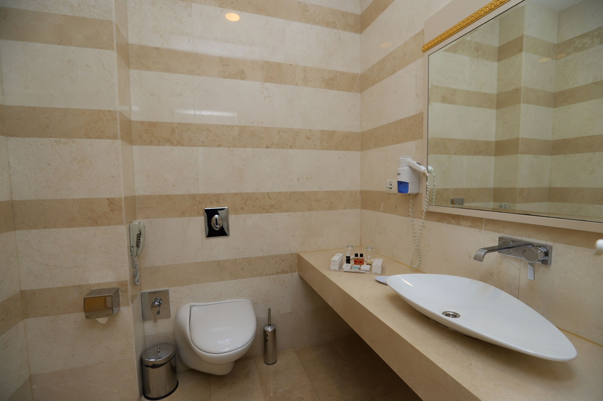 جناح تنفيذي بسرير كينج، Gabala Garden Hotel 3/5